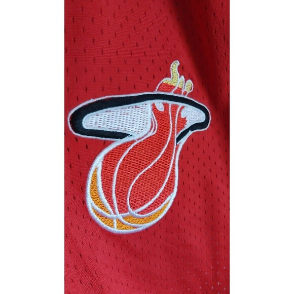 Just Don Miami Heat 1996-97 Stitched Red Basketball Shorts Size Men's Small - Picture 2 of 9